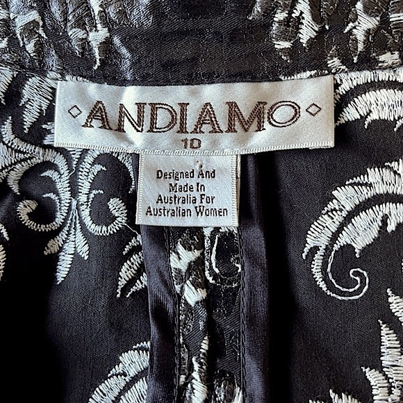 SALE‼️Sz 10 ANDIAMO BROCADE SNAKE FABRIC BLACK & WHITE COAT. Australian Brand - Picture 7 of 7